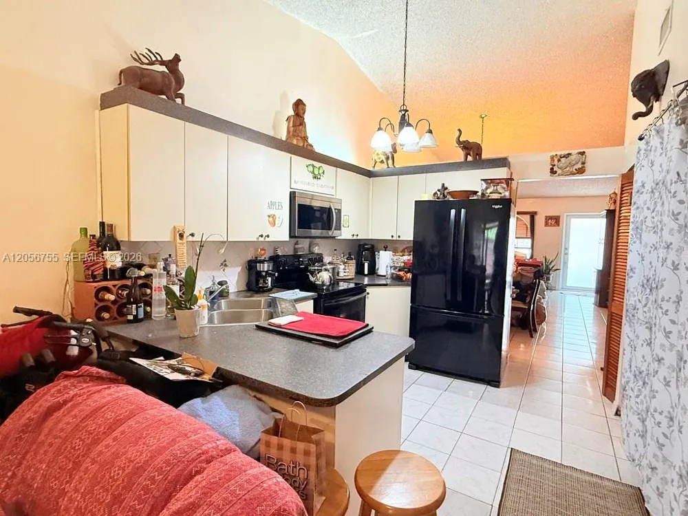 5941 W 20th Ln Hialeah, FL 33016