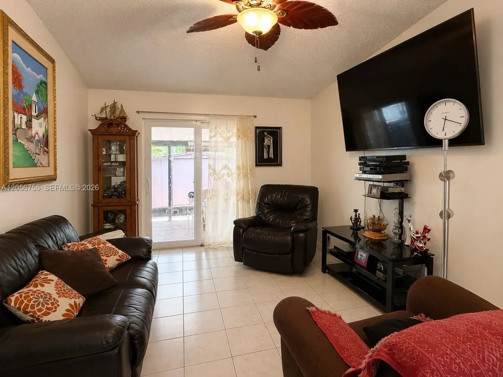 5941 W 20th Ln Hialeah, FL 33016