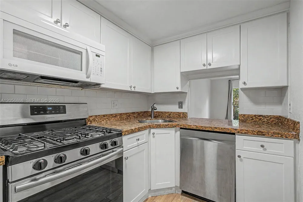 6709 Kendall Dr #223 Pinecrest, FL 33156