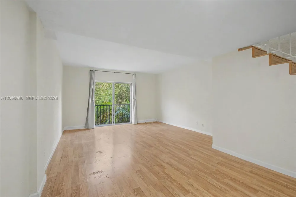 6709 Kendall Dr #223 Pinecrest, FL 33156