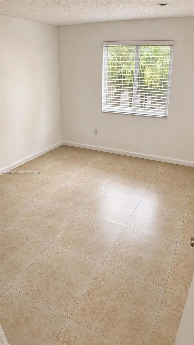10820 SW 196th St #380 Cutler Bay, FL 33157