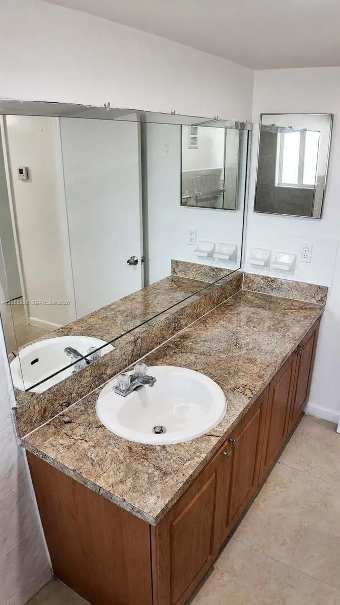10820 SW 196th St #380 Cutler Bay, FL 33157