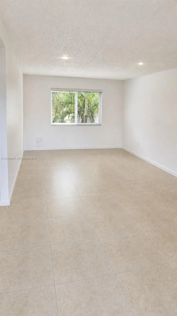 10820 SW 196th St #380 Cutler Bay, FL 33157