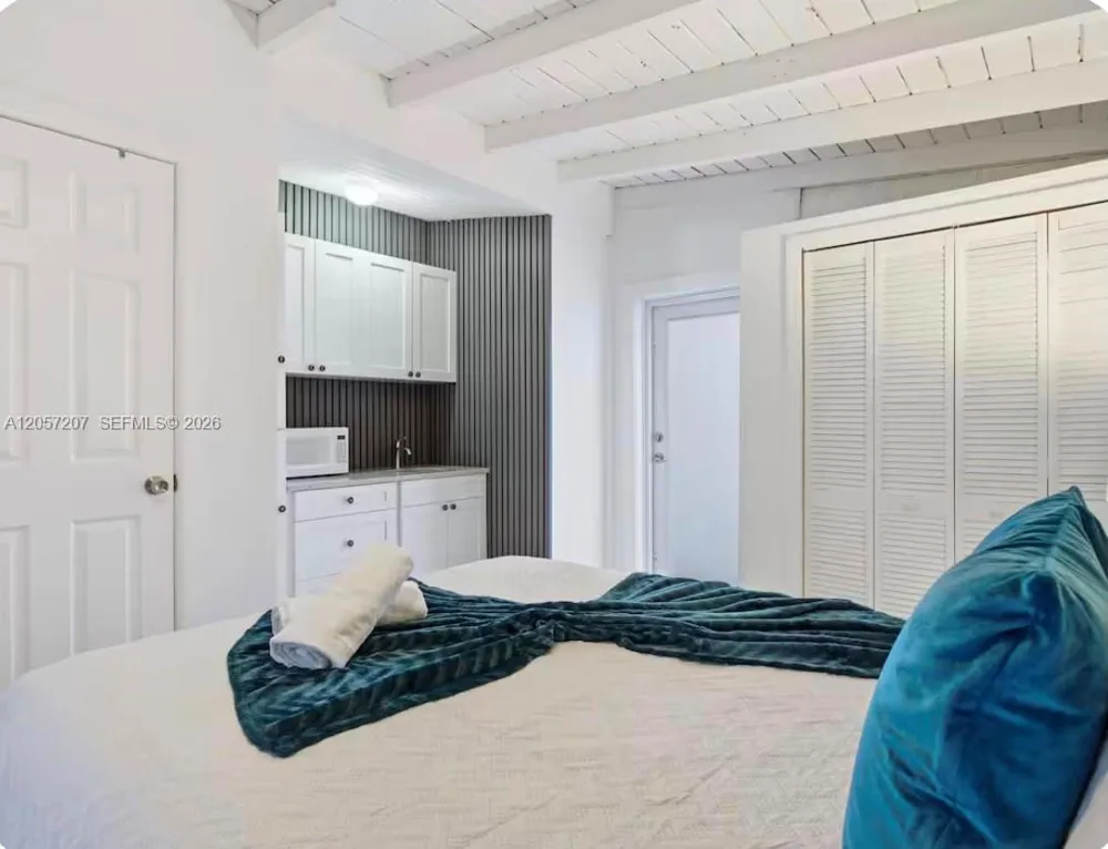 561 NE 172nd St North Miami Beach, FL 33162