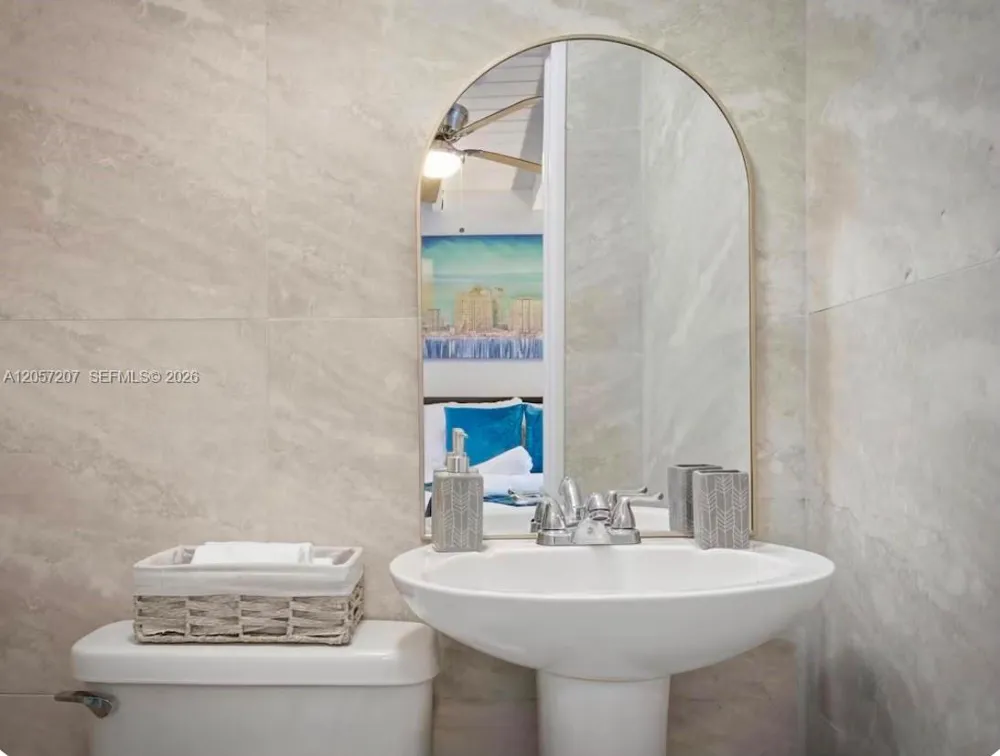561 NE 172nd St North Miami Beach, FL 33162