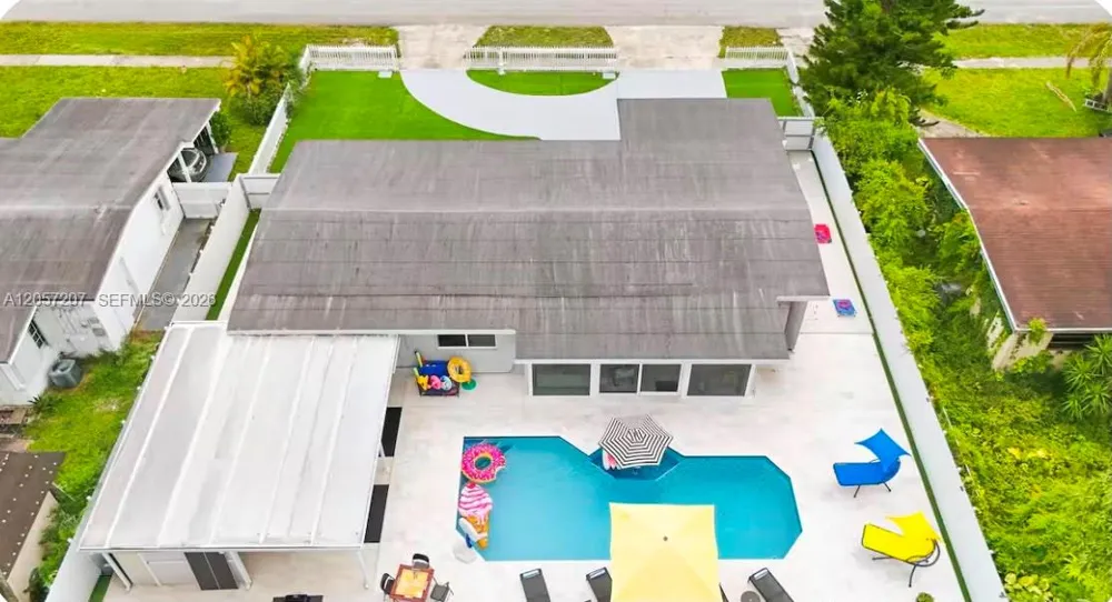 561 NE 172nd St North Miami Beach, FL 33162