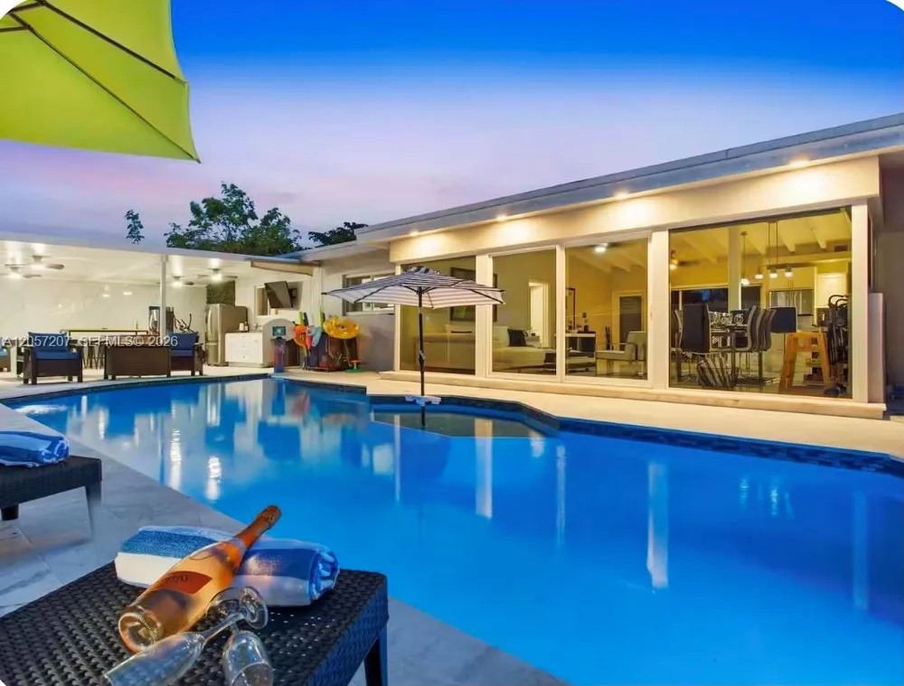 561 NE 172nd St North Miami Beach, FL 33162