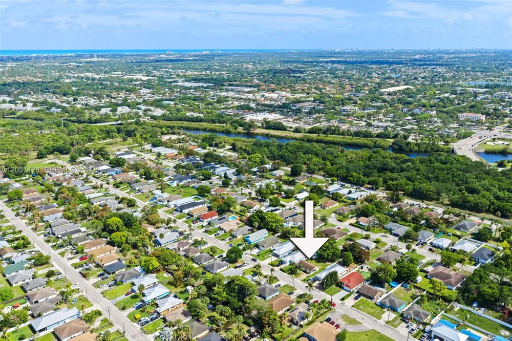 6894 3rd St Jupiter, FL 33458