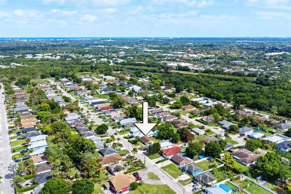 6894 3rd St Jupiter, FL 33458