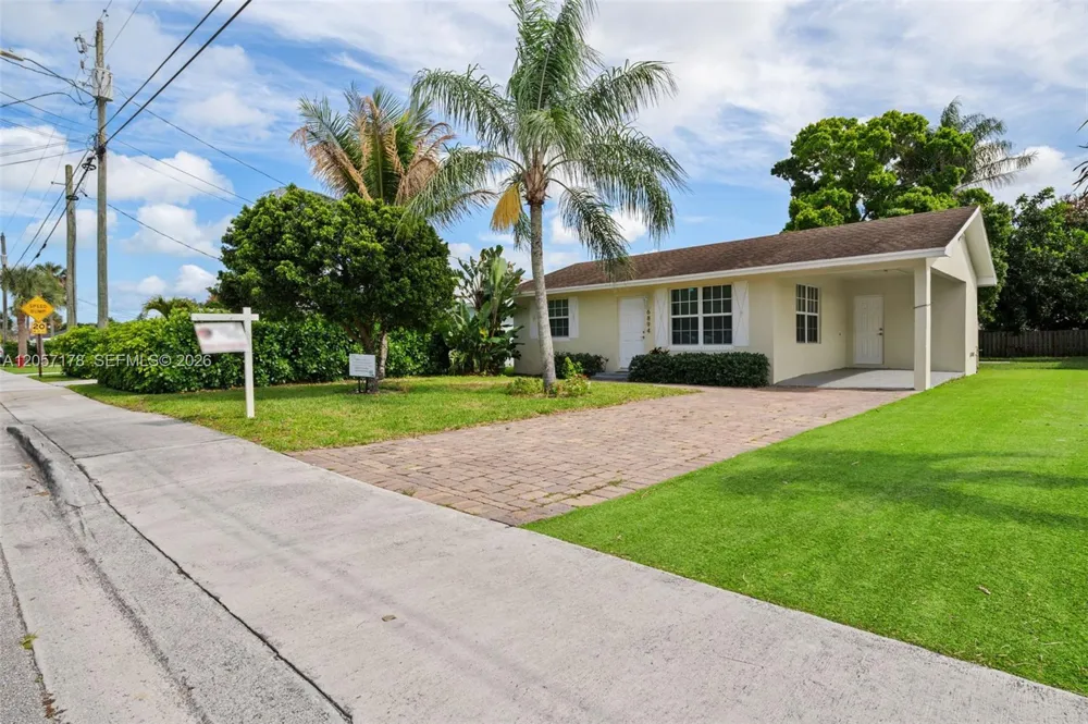 6894 3rd St Jupiter, FL 33458