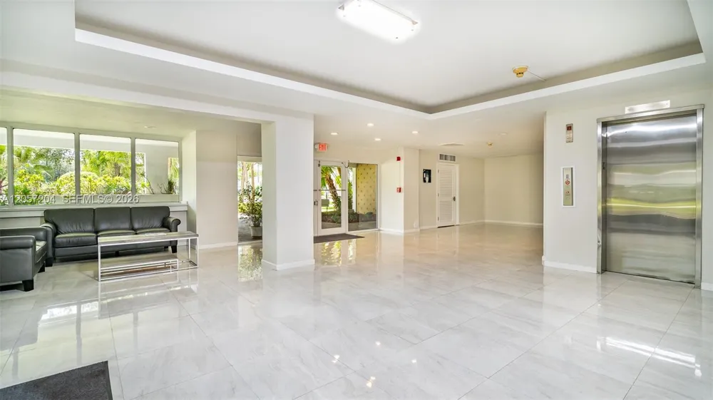 555 Crandon Blvd #71 Key Biscayne, FL 33149