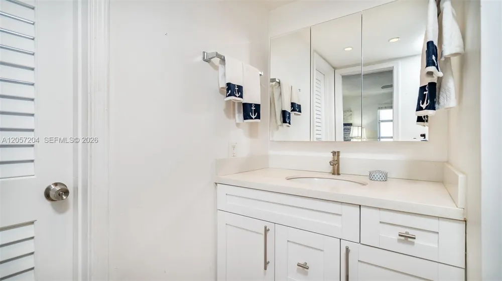 555 Crandon Blvd #71 Key Biscayne, FL 33149