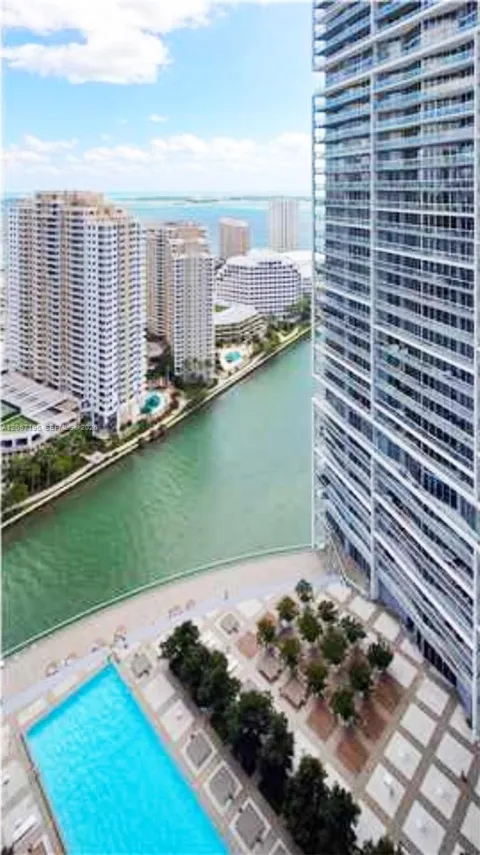 475 Brickell Ave #3411