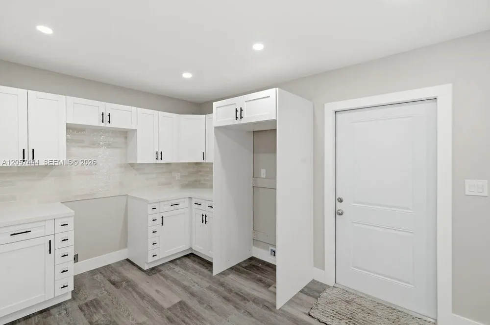 2288 W 4th Ct Hialeah, FL 33010