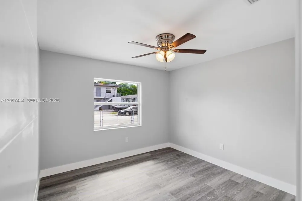 2288 W 4th Ct Hialeah, FL 33010