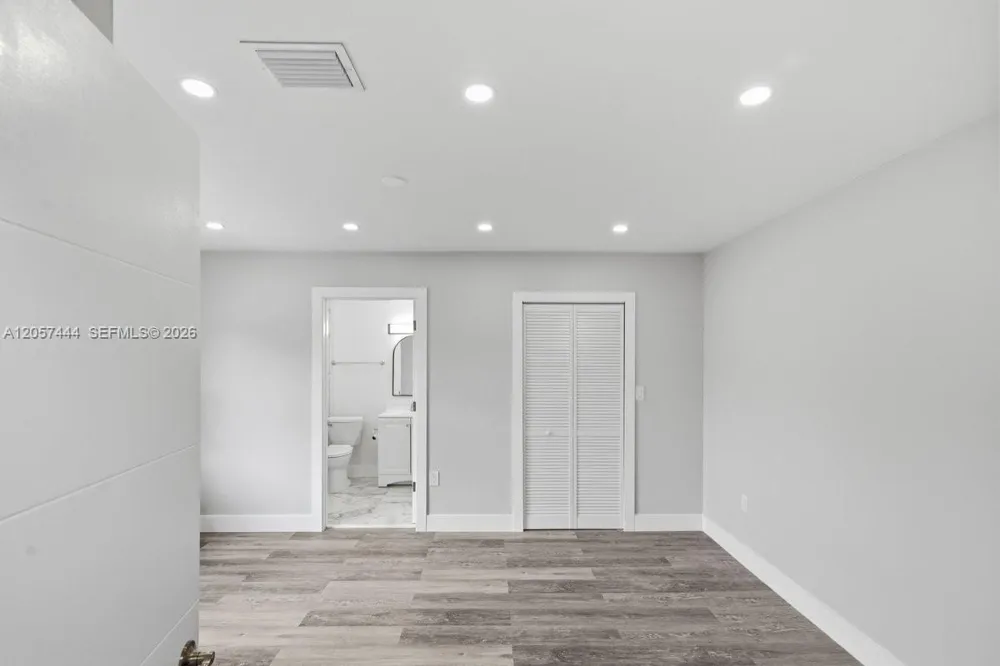 2288 W 4th Ct Hialeah, FL 33010