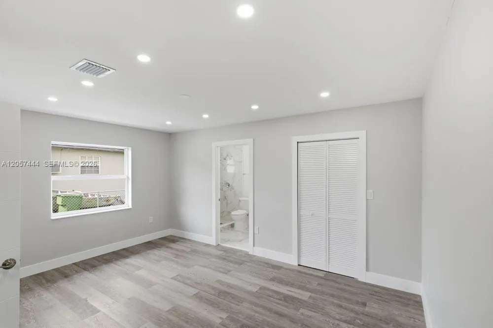 2288 W 4th Ct Hialeah, FL 33010
