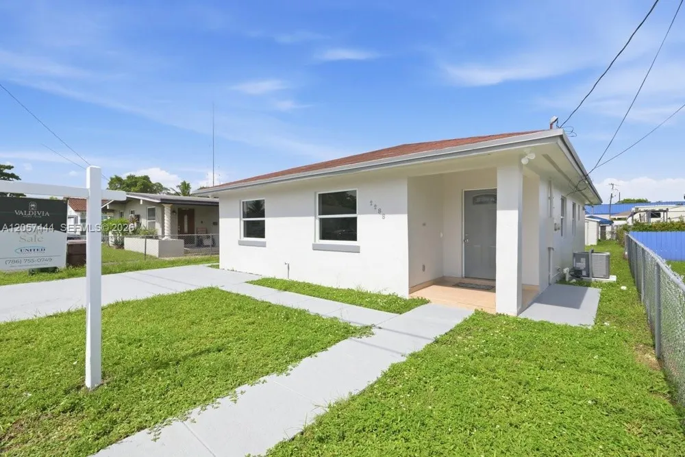 2288 W 4th Ct Hialeah, FL 33010