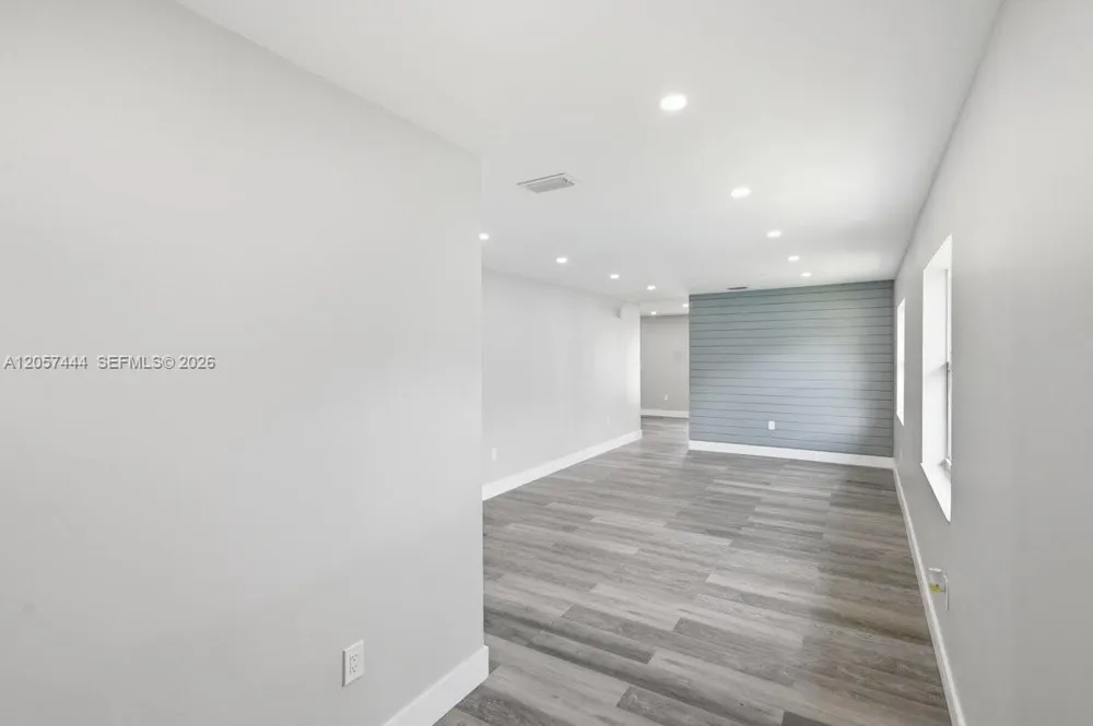 2288 W 4th Ct Hialeah, FL 33010