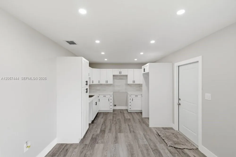 2288 W 4th Ct Hialeah, FL 33010