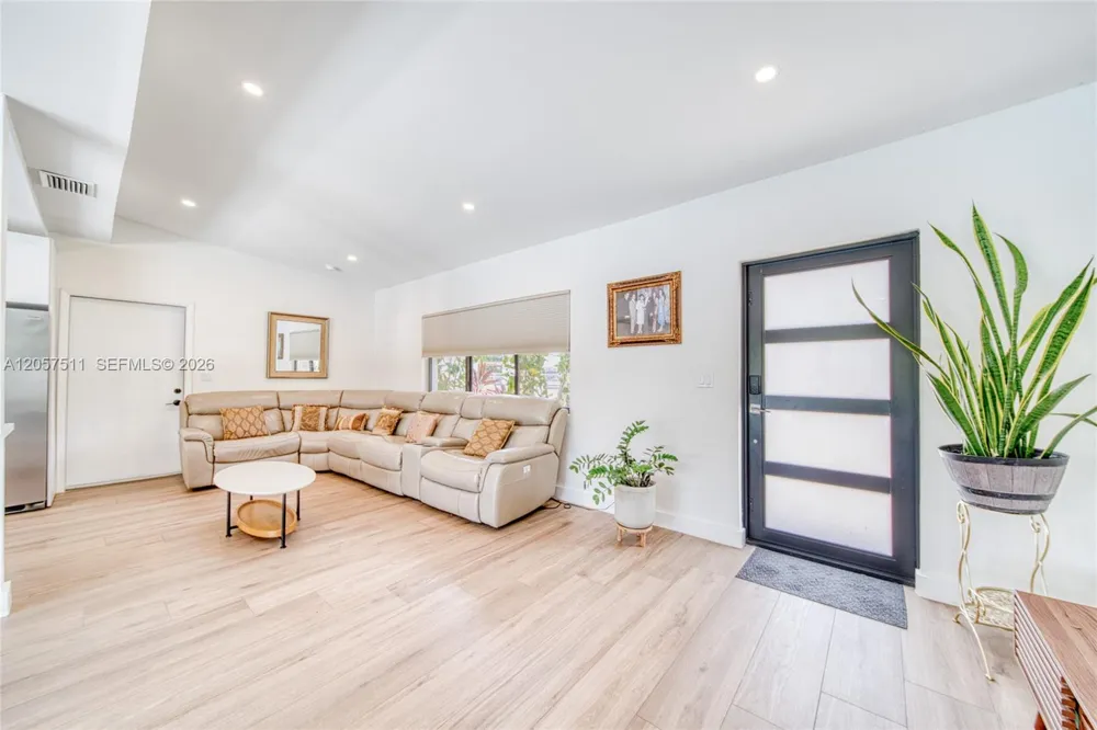 9200 SW 178th St Palmetto Bay, FL 33157