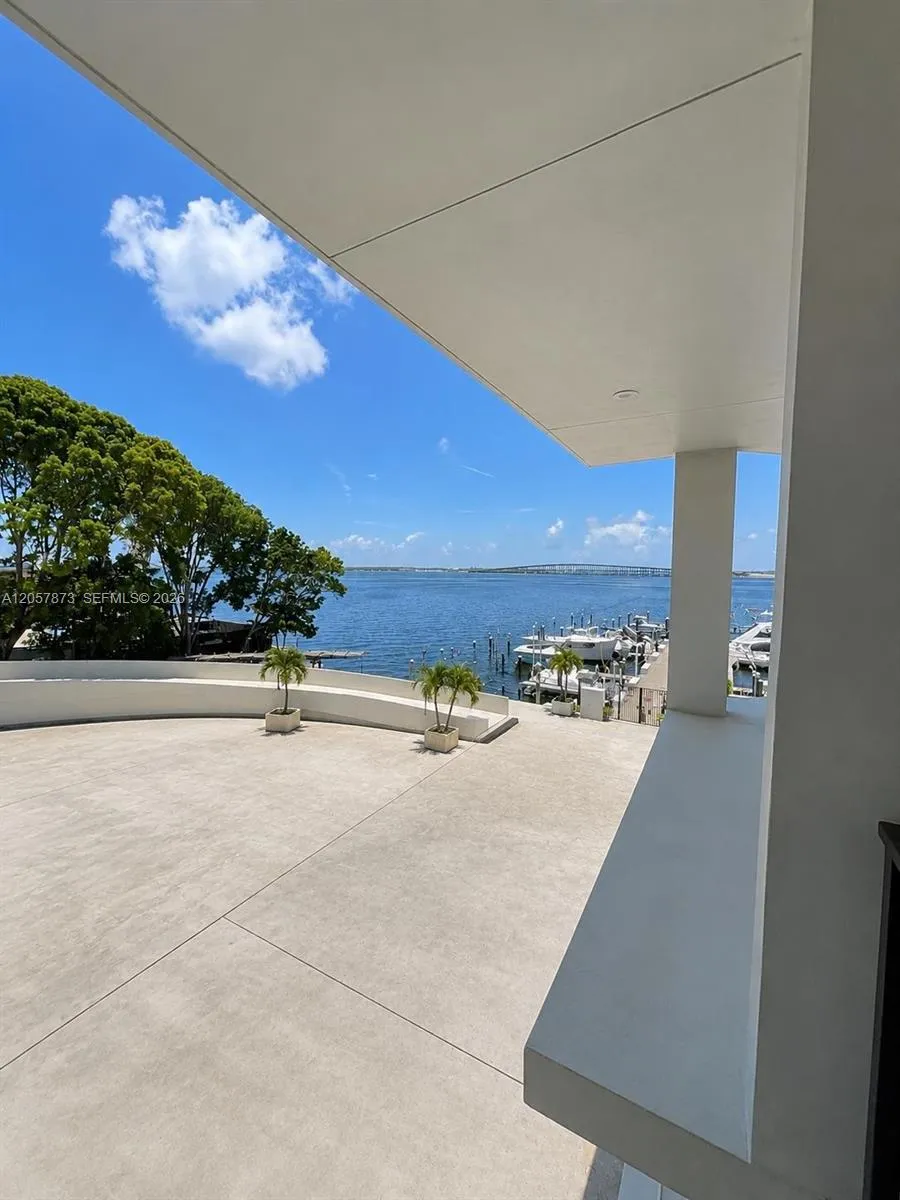 1865 Brickell Ave #1865 Miami, FL 33129