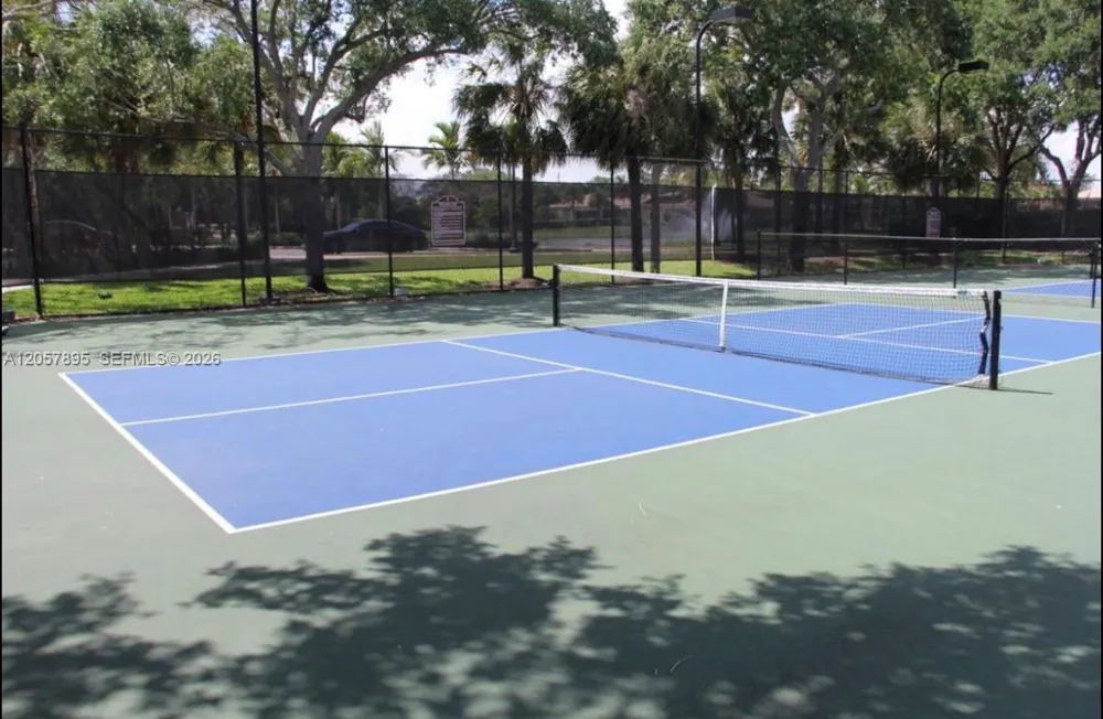15171 SW 35th St Davie, FL 33331