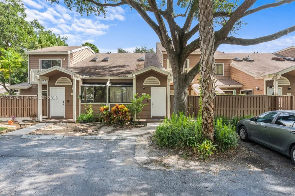 7144 Sportsmans Dr #7144 North Lauderdale, FL 33068