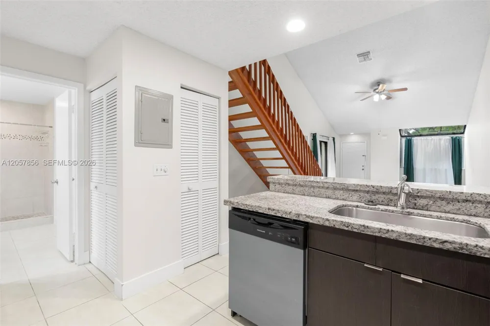 7144 Sportsmans Dr #7144 North Lauderdale, FL 33068