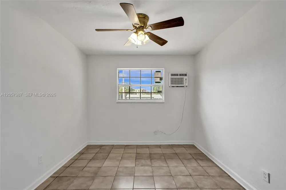 2525 Superior St #4 Opa-Locka, FL 33054