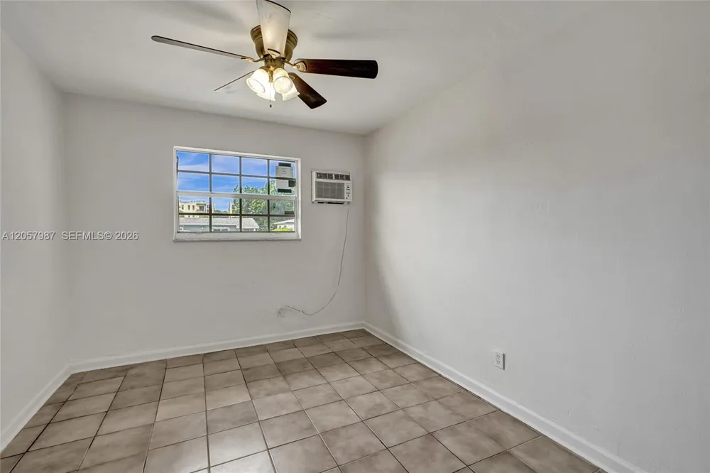 2525 Superior St #4 Opa-Locka, FL 33054