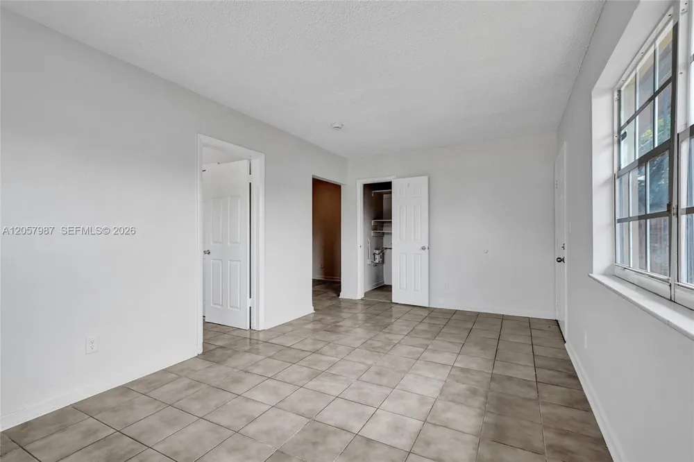 2525 Superior St #4 Opa-Locka, FL 33054