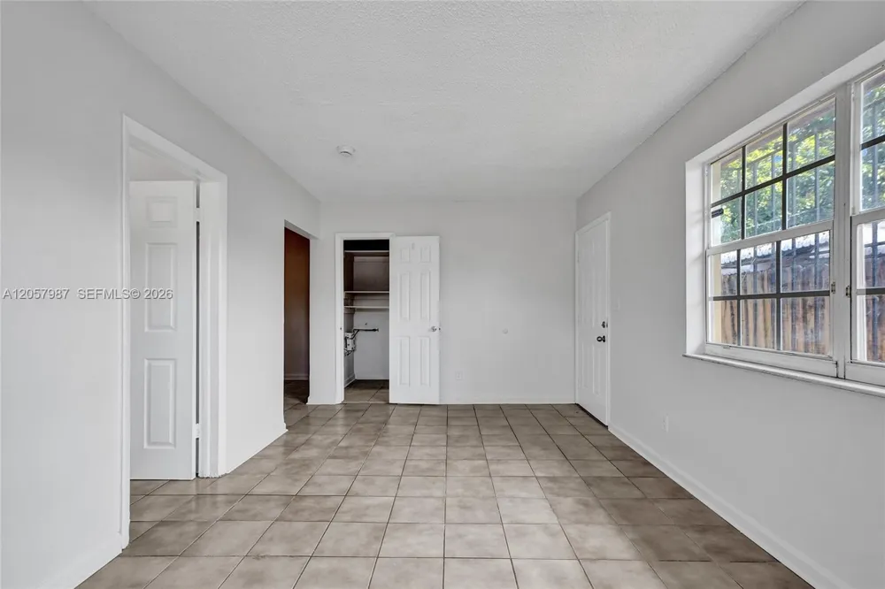 2525 Superior St #4 Opa-Locka, FL 33054