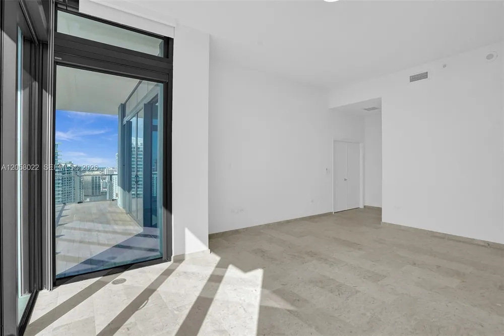 88 SW 7th St #4011 Miami, FL 33130