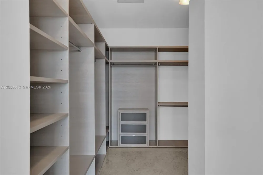 88 SW 7th St #4011 Miami, FL 33130
