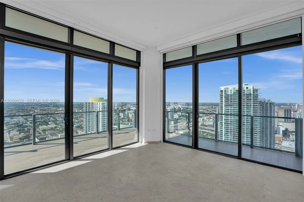 88 SW 7th St #4011 Miami, FL 33130