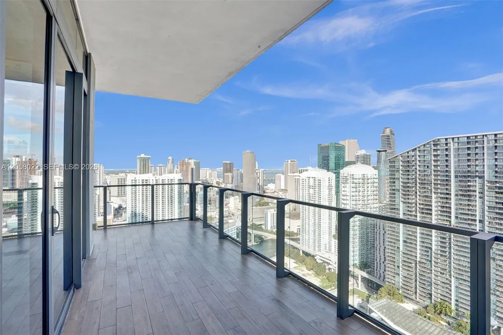 88 SW 7th St #4011 Miami, FL 33130