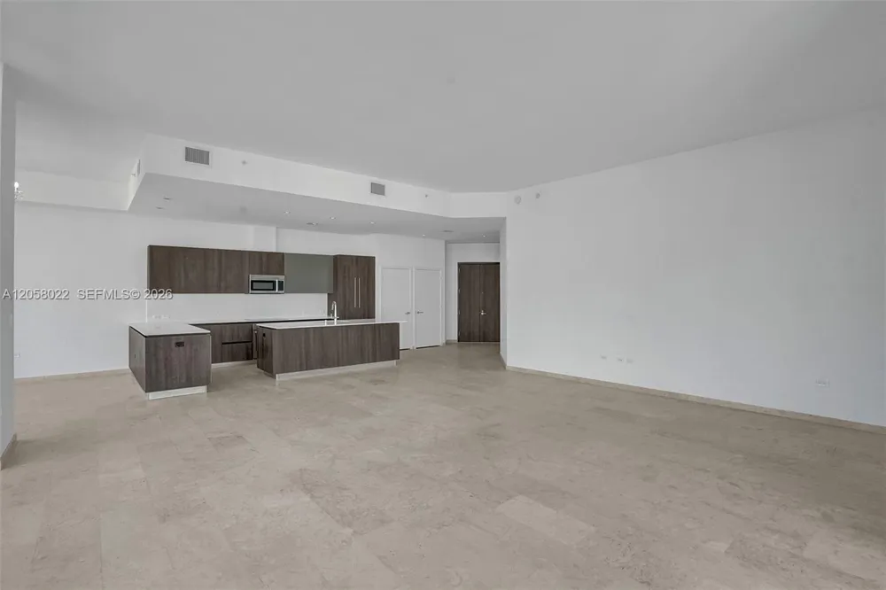 88 SW 7th St #4011 Miami, FL 33130