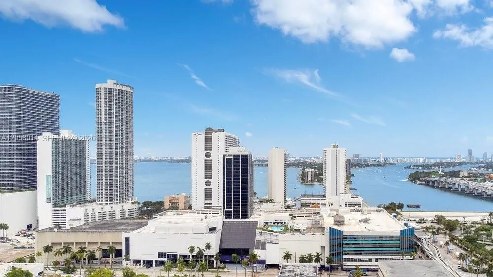 1600 NE 1st Ave #2811 Miami, FL 33132