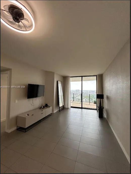 1600 NE 1st Ave #2811 Miami, FL 33132
