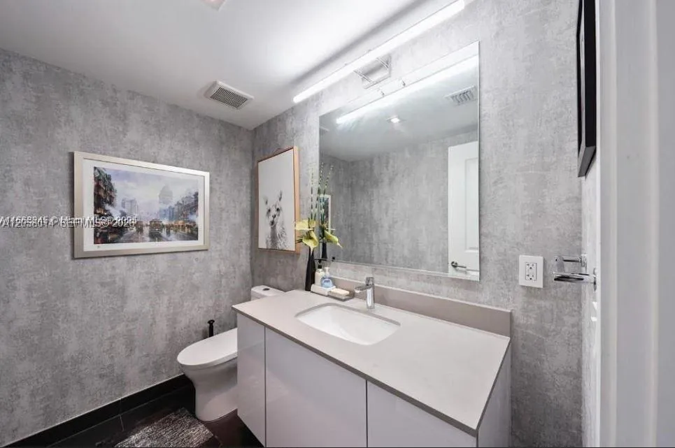 1600 NE 1st Ave #2811 Miami, FL 33132