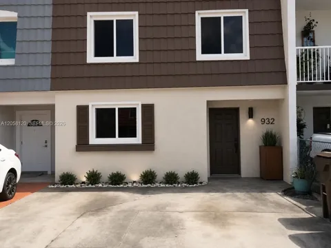 932 W 80th Pl #0