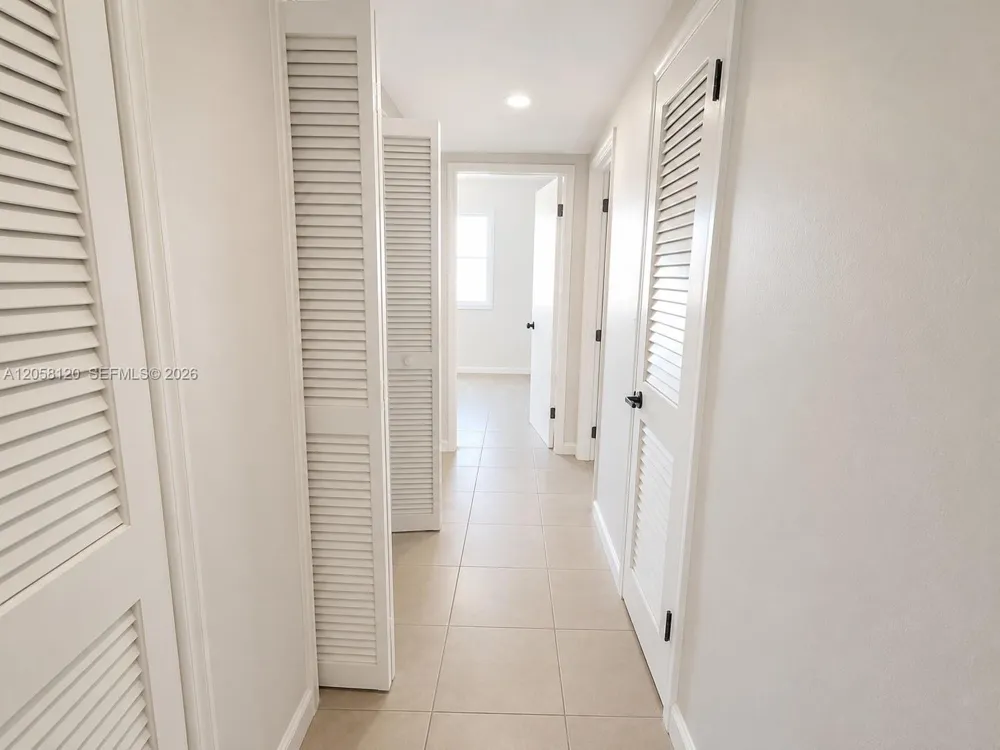 932 W 80th Pl #0 Hialeah, FL 33014