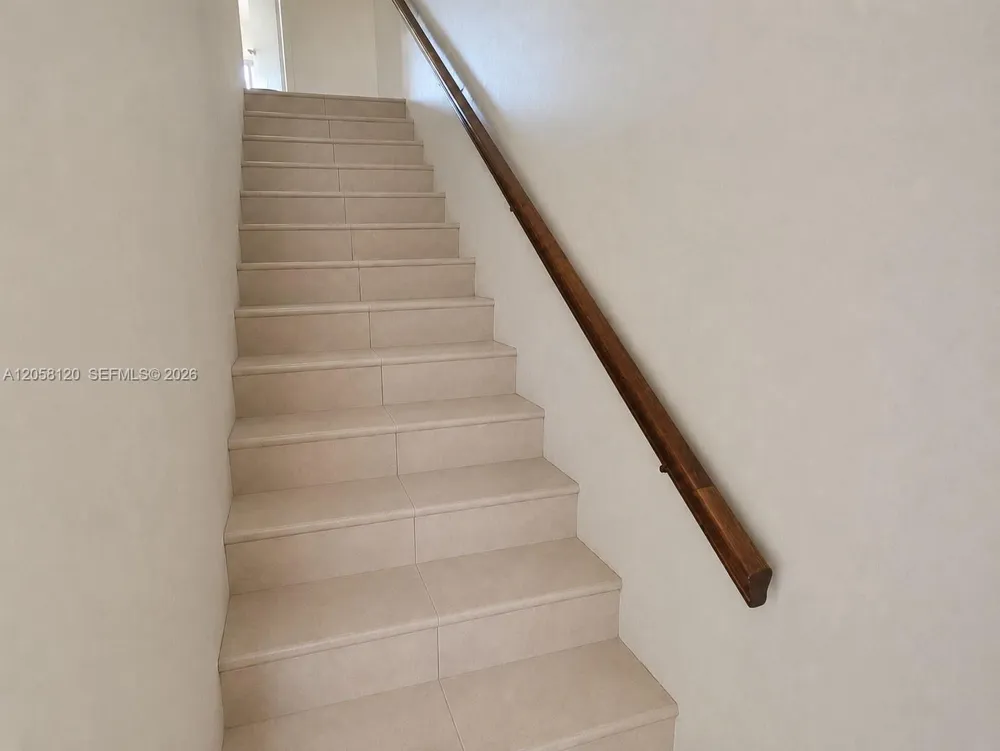932 W 80th Pl #0 Hialeah, FL 33014
