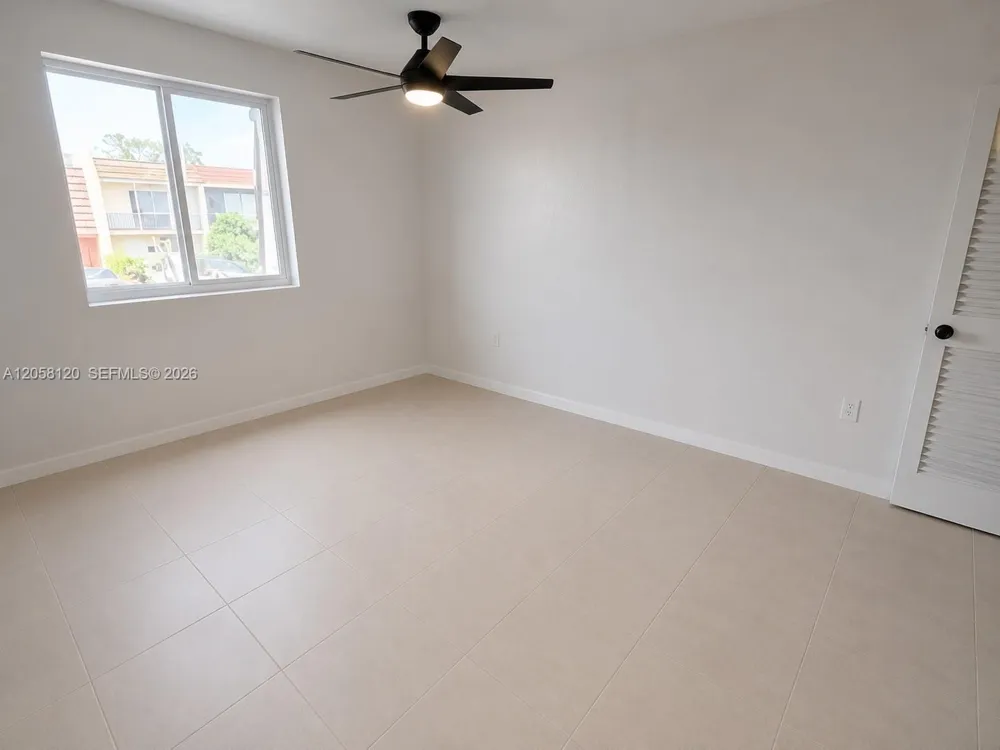 932 W 80th Pl #0 Hialeah, FL 33014