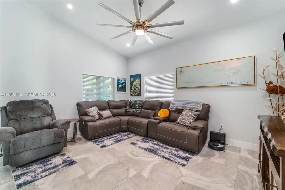 811 La Paloma Rd Key Largo, FL 33037