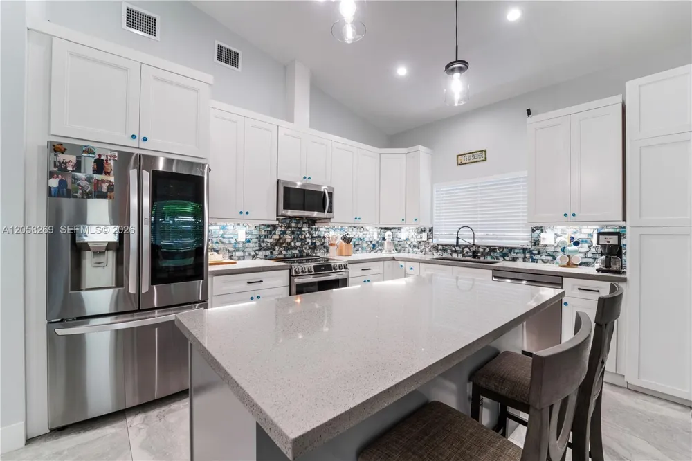 811 La Paloma Rd Key Largo, FL 33037