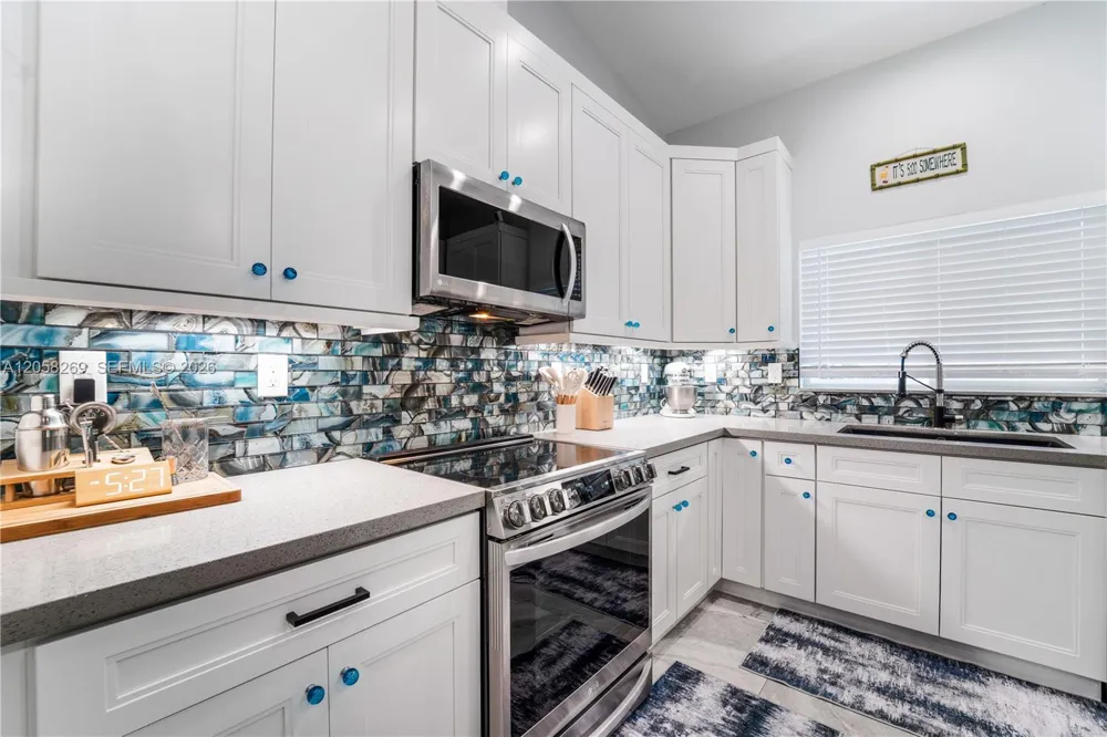 811 La Paloma Rd Key Largo, FL 33037