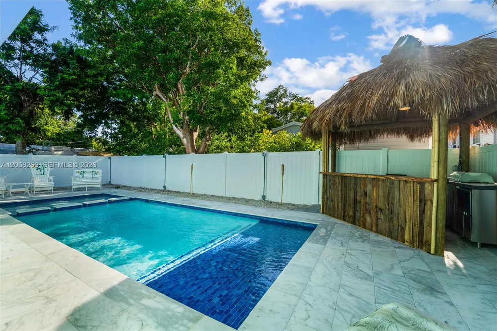 811 La Paloma Rd Key Largo, FL 33037