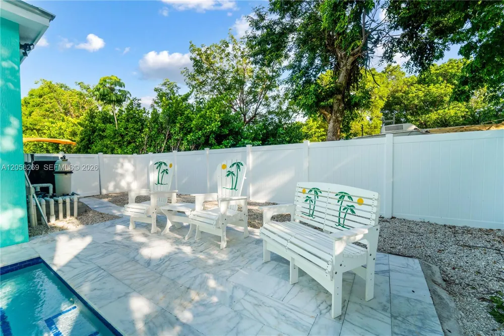 811 La Paloma Rd Key Largo, FL 33037